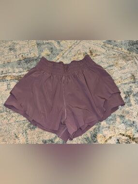 lululemon athletica shake it out shorts 2.5”